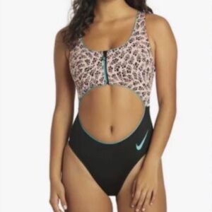 NWT Nike Women's Black and Patterned ONE PIECE Swimsuit